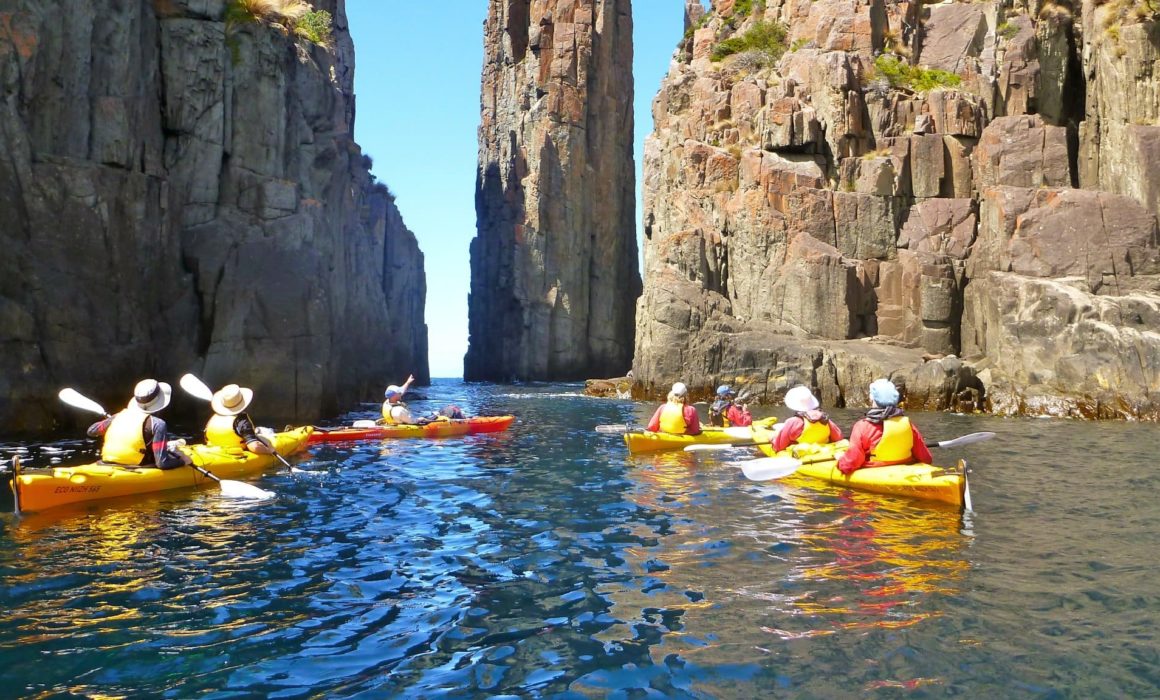 Kayaking tour in Tasmania